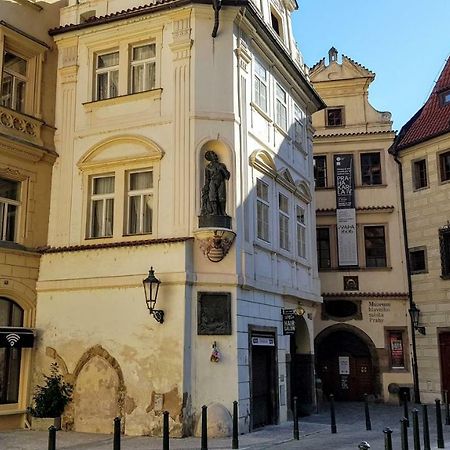 Apartments Tynska 7 Прага Экстерьер фото
