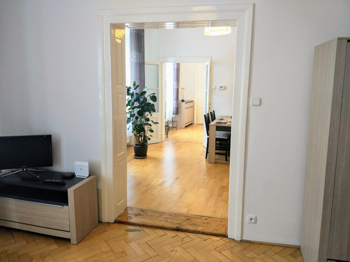 Apartments Tynska 7 Прага Экстерьер фото