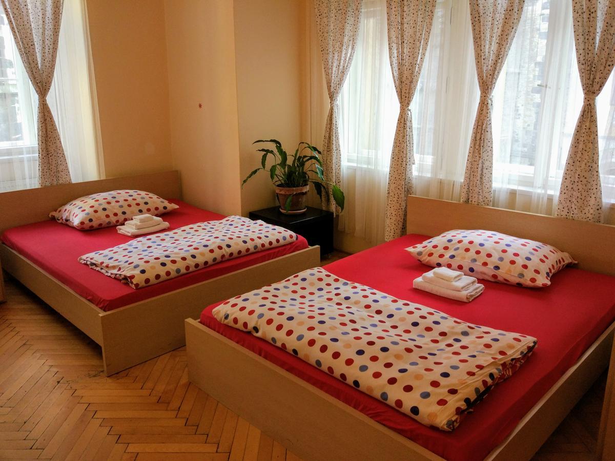 Apartments Tynska 7 Прага Экстерьер фото