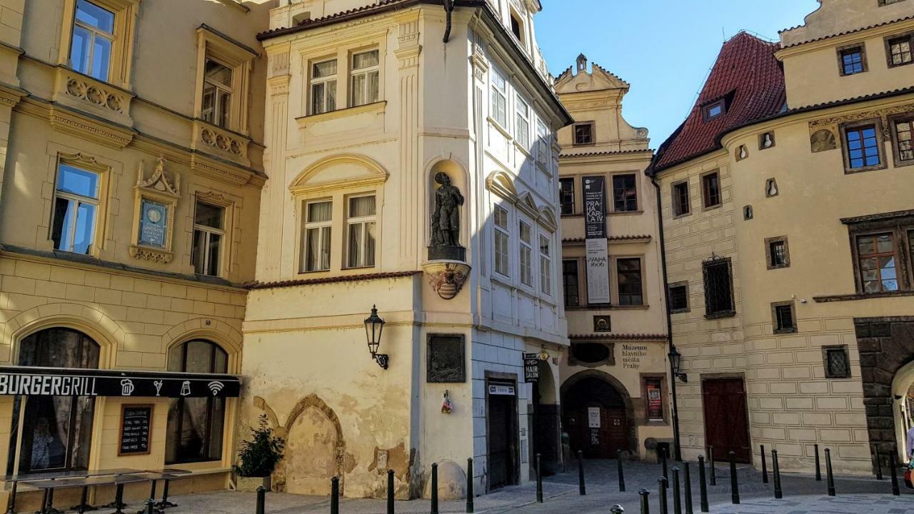 Apartments Tynska 7 Прага Экстерьер фото