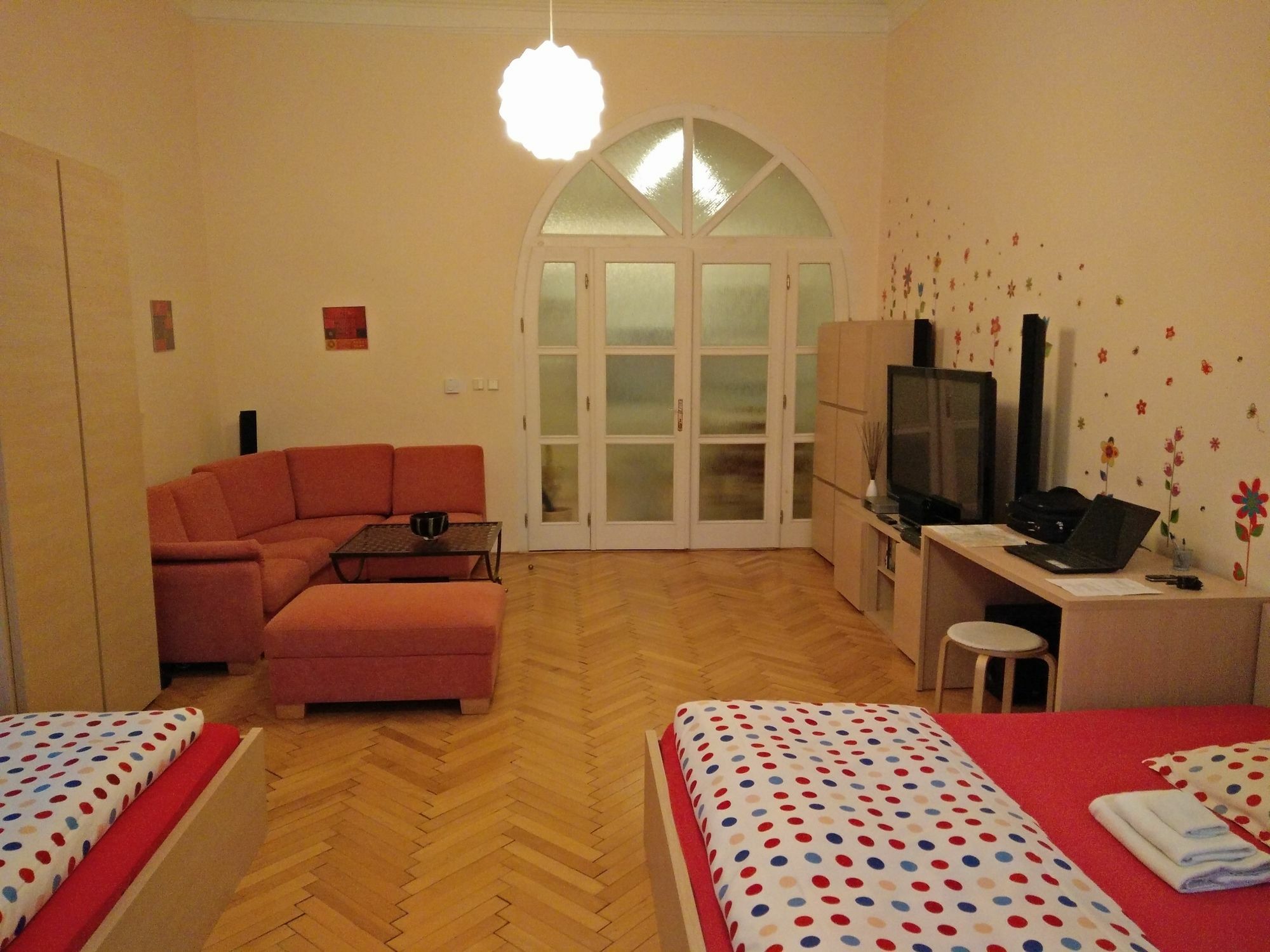 Apartments Tynska 7 Прага Экстерьер фото